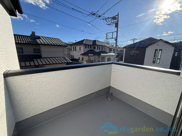 秦野市曽屋3期　新築戸建　全18棟2号棟のバルコニー