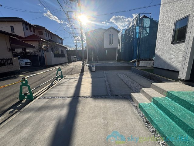 秦野市曽屋3期　新築戸建　全18棟2号棟の駐車場