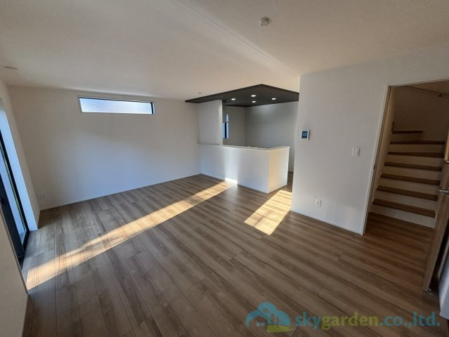 秦野市曽屋3期　新築戸建　全18棟2号棟の居間・リビング