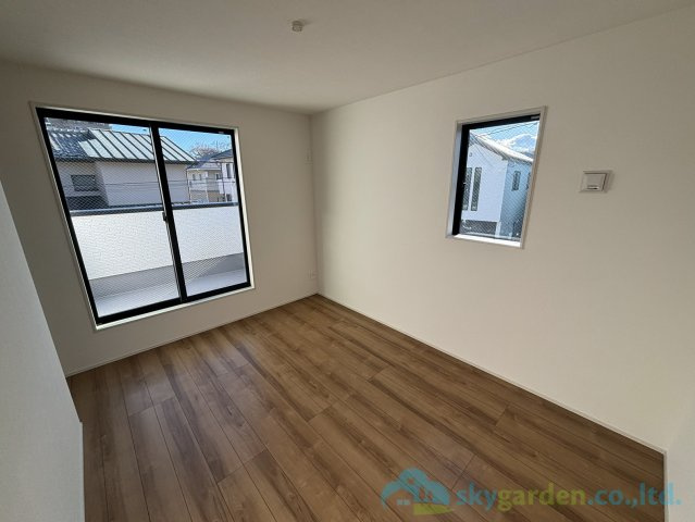 秦野市曽屋3期　新築戸建　全18棟2号棟の洋室