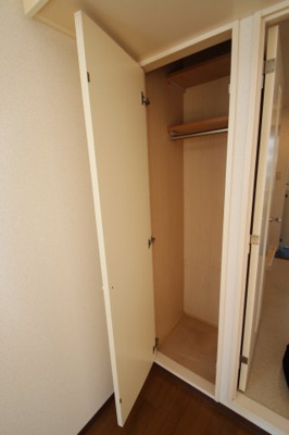 【収納】 | グリーンヒルズ根岸 | ※同建物ほかのお部屋の写真です。（反転タイプ）