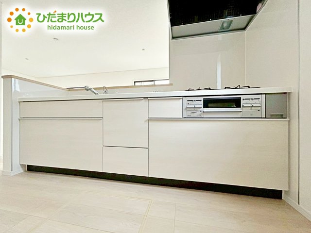 【キッチン】 | 笠間市鯉淵第7　新築戸建　1号棟 | 広々として使い勝手のよい明るく開放的なキッチン