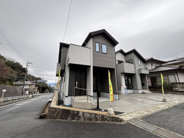 安芸郡府中町瀬戸ハイム4丁目の前面道路含む現地写真
