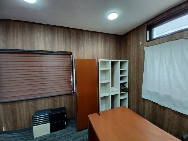 柏崎397-4事務所 1Fの内装