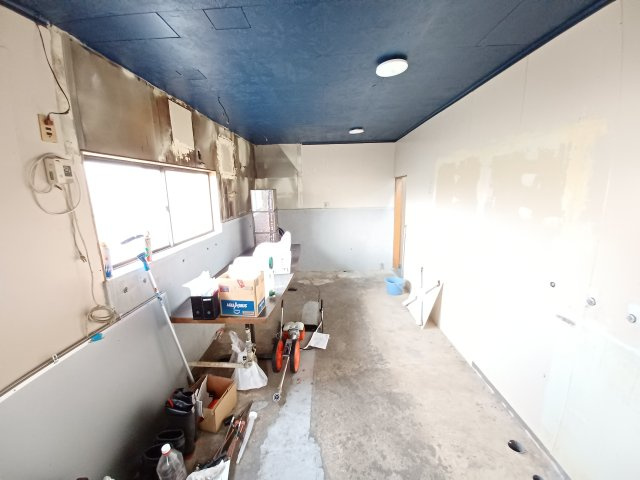 柏崎397-4事務所 1Fの内装