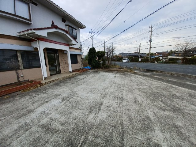 柏崎397-4事務所 1Fの駐車場