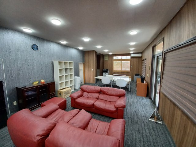 柏崎397-4事務所 1Fの内装