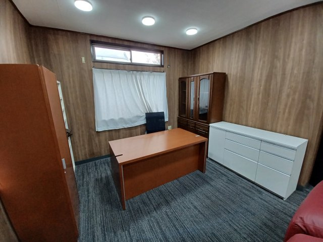 柏崎397-4事務所 1Fの内装