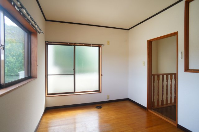 奈良市川上町戸建の居間・リビング