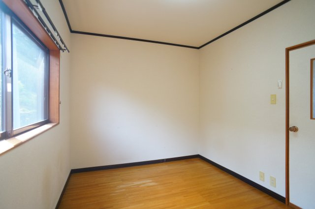 奈良市川上町戸建の居間・リビング