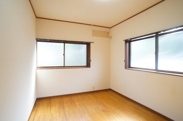 奈良市川上町戸建の居間・リビング