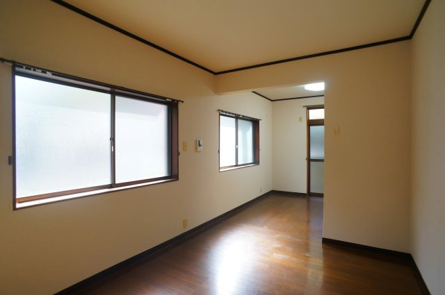 奈良市川上町戸建の居間・リビング