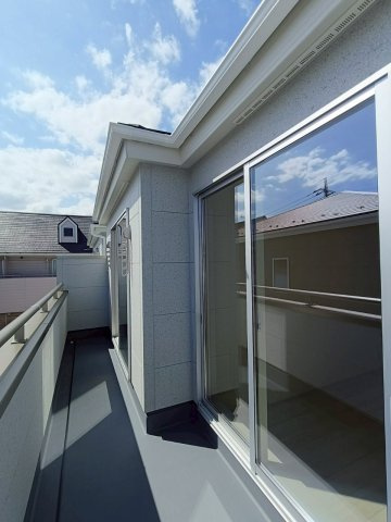 三郷市　戸ケ崎3丁目　新築戸建　全10棟のバルコニー|施工例です