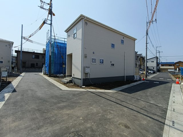 三郷市　戸ケ崎3丁目　新築戸建　全10棟の前面道路含む現地写真|前面道路含む現地写真です