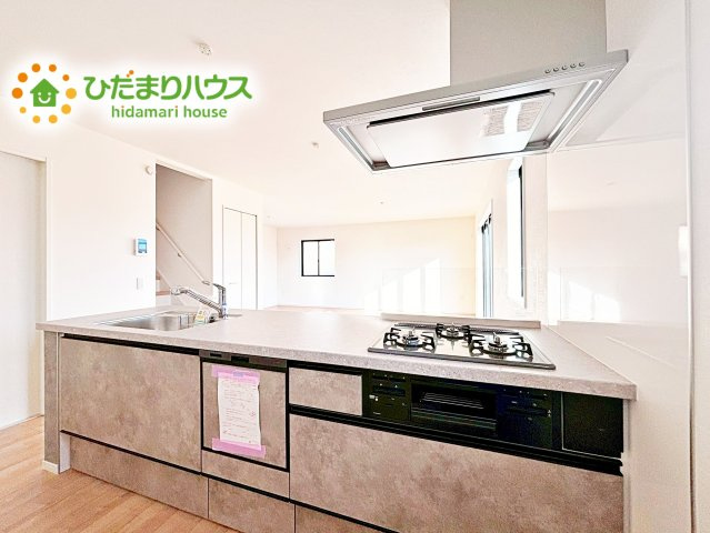 【キッチン】 | 水戸市平須町1期　新築戸建 | 料理をしながらでも、ご家族との会話を楽しめる対面式キッチン♪