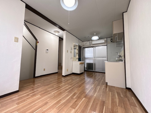 境川テラスハウスの居間・リビング