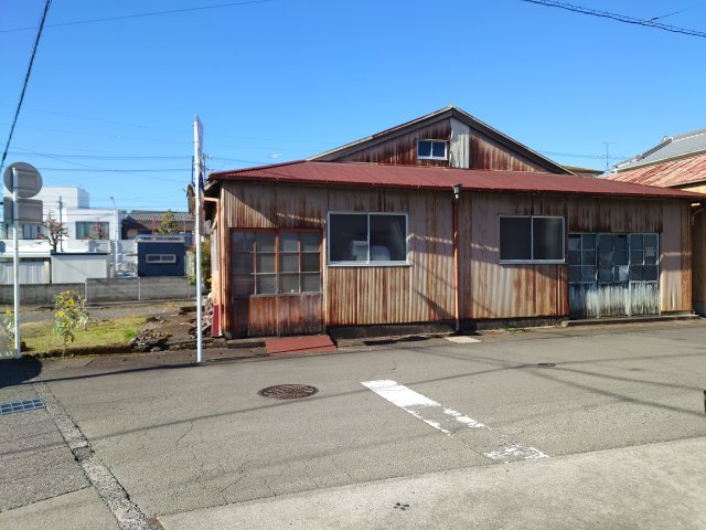 売土地　藤枝市志太1丁目の前面道路含む現地写真