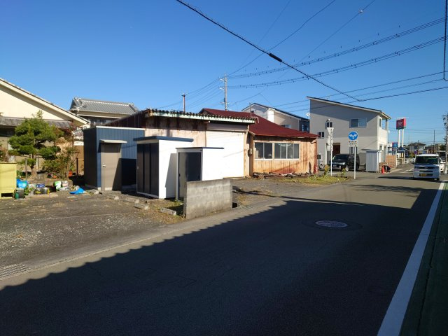 売土地　藤枝市志太1丁目の前面道路含む現地写真