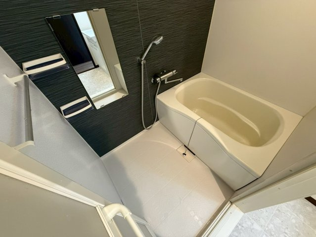 メゾン若草の浴室