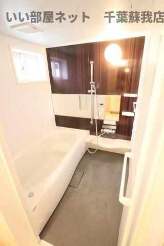 シャリテレーヴ　Ｂの浴室|落ち着いた空間のお風呂です