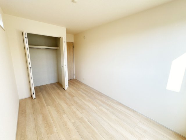 【洋室】 | 入間郡三芳町北永井　新築一戸建住宅　全1棟　(ふじみ野店) | バルコ二ーへの出入りが可能！