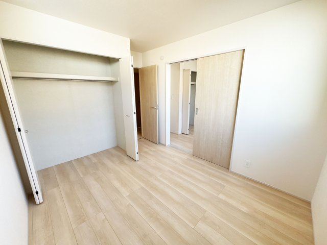 【洋室】 | 入間郡三芳町北永井　新築一戸建住宅　全1棟　(ふじみ野店) | 全居室クローゼット付で室内スッキリ！