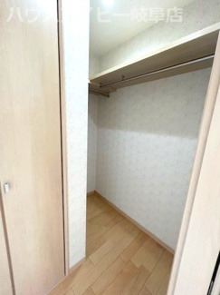 【収納】 | 岐阜市尻毛！一条工務店施工の中古住宅築5年！全館床暖房！長期優良認定住宅！お車並列3台可能！ | 岐阜市尻毛！一条工務店施工の中古住宅築5年！全館床暖房！長期優良認定住宅！お車並列3台可能！