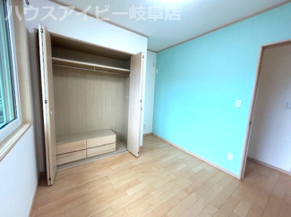 【洋室】 | 岐阜市尻毛！一条工務店施工の中古住宅築5年！全館床暖房！長期優良認定住宅！お車並列3台可能！ | 岐阜市尻毛！一条工務店施工の中古住宅築5年！全館床暖房！長期優良認定住宅！お車並列3台可能！