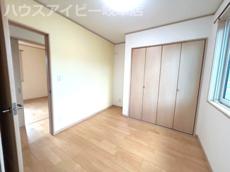 【洋室】 | 岐阜市尻毛！一条工務店施工の中古住宅築5年！全館床暖房！長期優良認定住宅！お車並列3台可能！ | 岐阜市尻毛！一条工務店施工の中古住宅築5年！全館床暖房！長期優良認定住宅！お車並列3台可能！