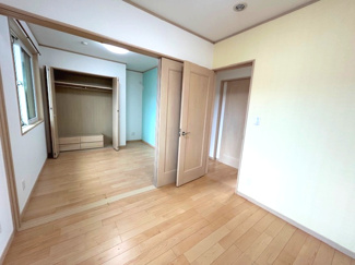 【洋室】 | 岐阜市尻毛！一条工務店施工の中古住宅築5年！全館床暖房！長期優良認定住宅！お車並列3台可能！ | 岐阜市尻毛！一条工務店施工の中古住宅築5年！全館床暖房！長期優良認定住宅！お車並列3台可能！