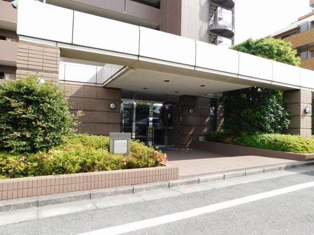 グランディ東所沢のエントランス