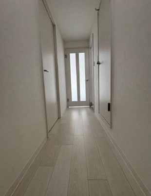 エメラルドマンション鶴見緑地の洋室