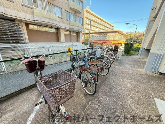 枚方ハイツ2号棟の駐輪場