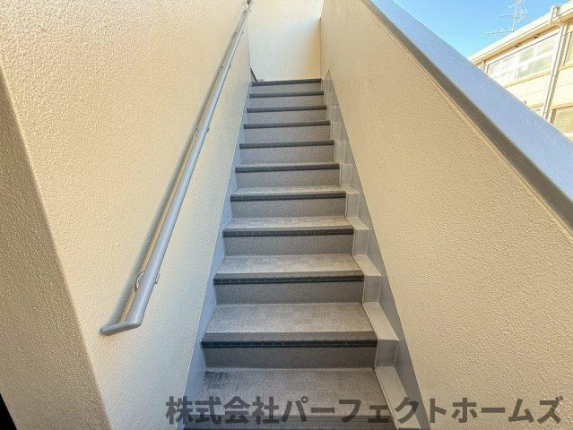 枚方ハイツ2号棟のエントランス|清潔なエントランスです
