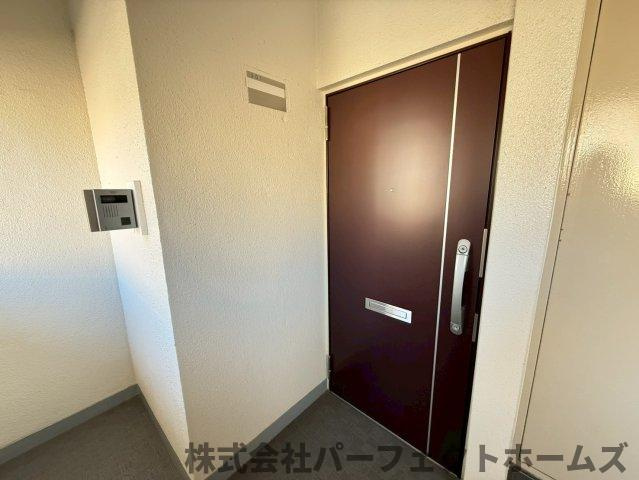 枚方ハイツ2号棟の玄関|ゆったりとした玄関です