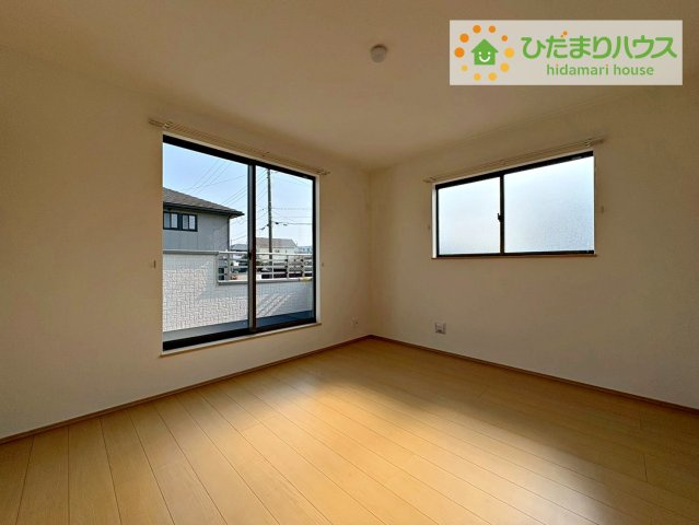 ひたちなか市足崎　新築戸建　A号棟の寝室|広めの主寝室は、ベッドの他にもパソコンデスクやドレッサーなども置けちゃいます(*^-^*)