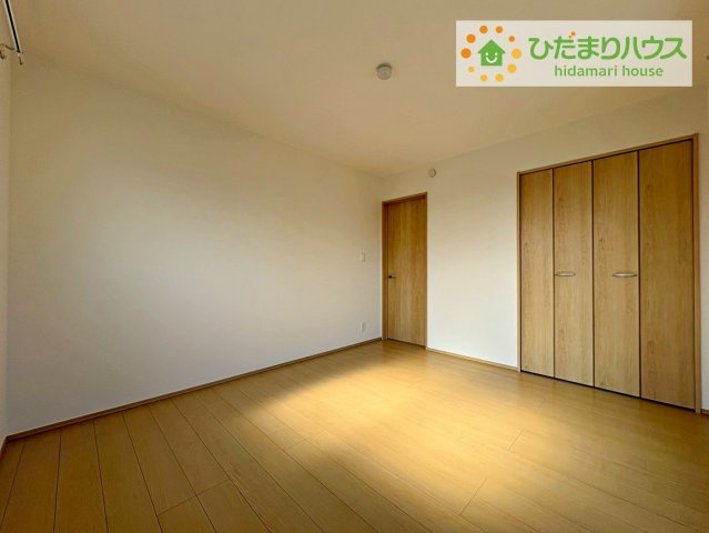 ひたちなか市足崎　新築戸建　A号棟の寝室|大きなベッドを置いても余裕の広さの主寝室♪♪