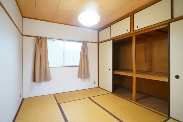 田村マンションの和室