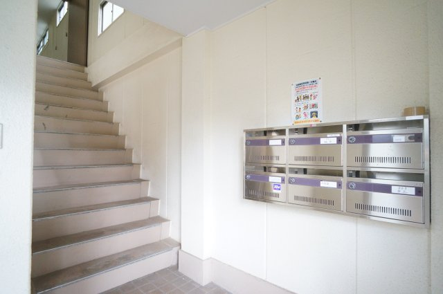 田村マンションのエントランス