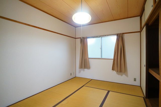 田村マンションの和室