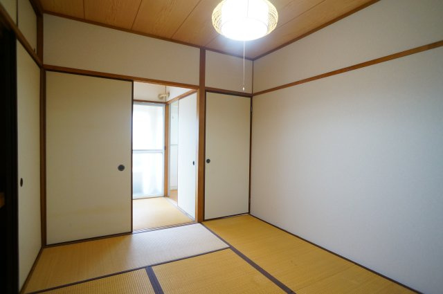 田村マンションの和室