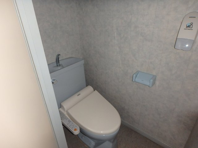 賀茂郡河津町見高の店舗のトイレ