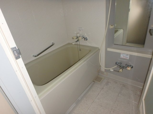 賀茂郡河津町見高の店舗の浴室