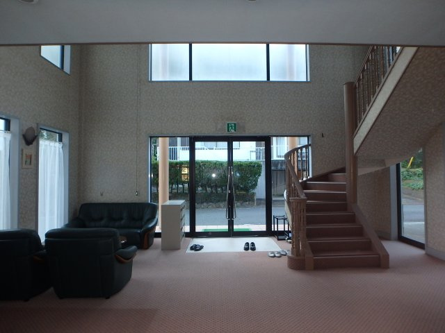 賀茂郡河津町見高の店舗のロビー