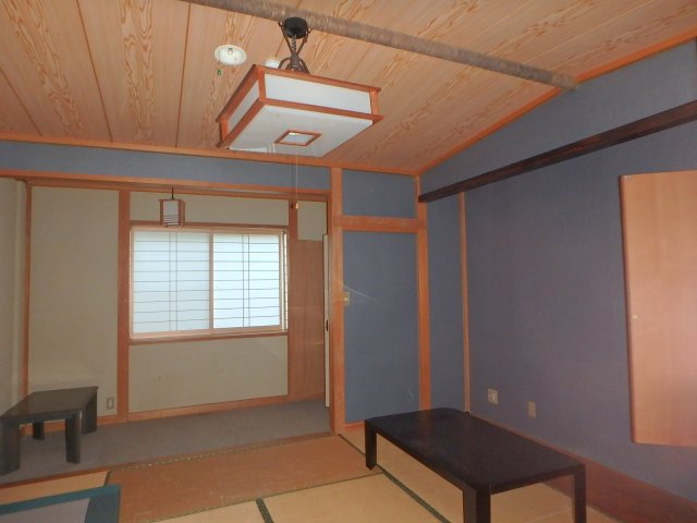 賀茂郡河津町見高の店舗の和室