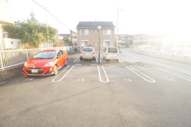 リビングタウン新大宮Ｂ棟の駐車場