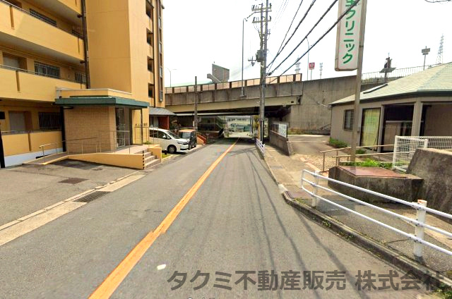 神戸市垂水区名谷町　中古戸建の前面道路含む現地写真