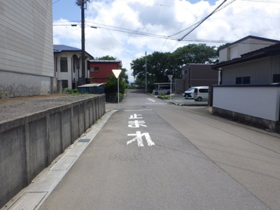 【前面道路含む現地写真】 | 大館市清水5丁目・中古住宅