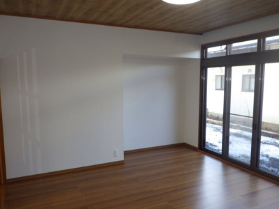 【居間・リビング】 | 大館市清水5丁目・中古住宅