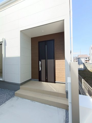 三郷市　戸ケ崎3丁目　新築戸建　全10棟の玄関|施工例です